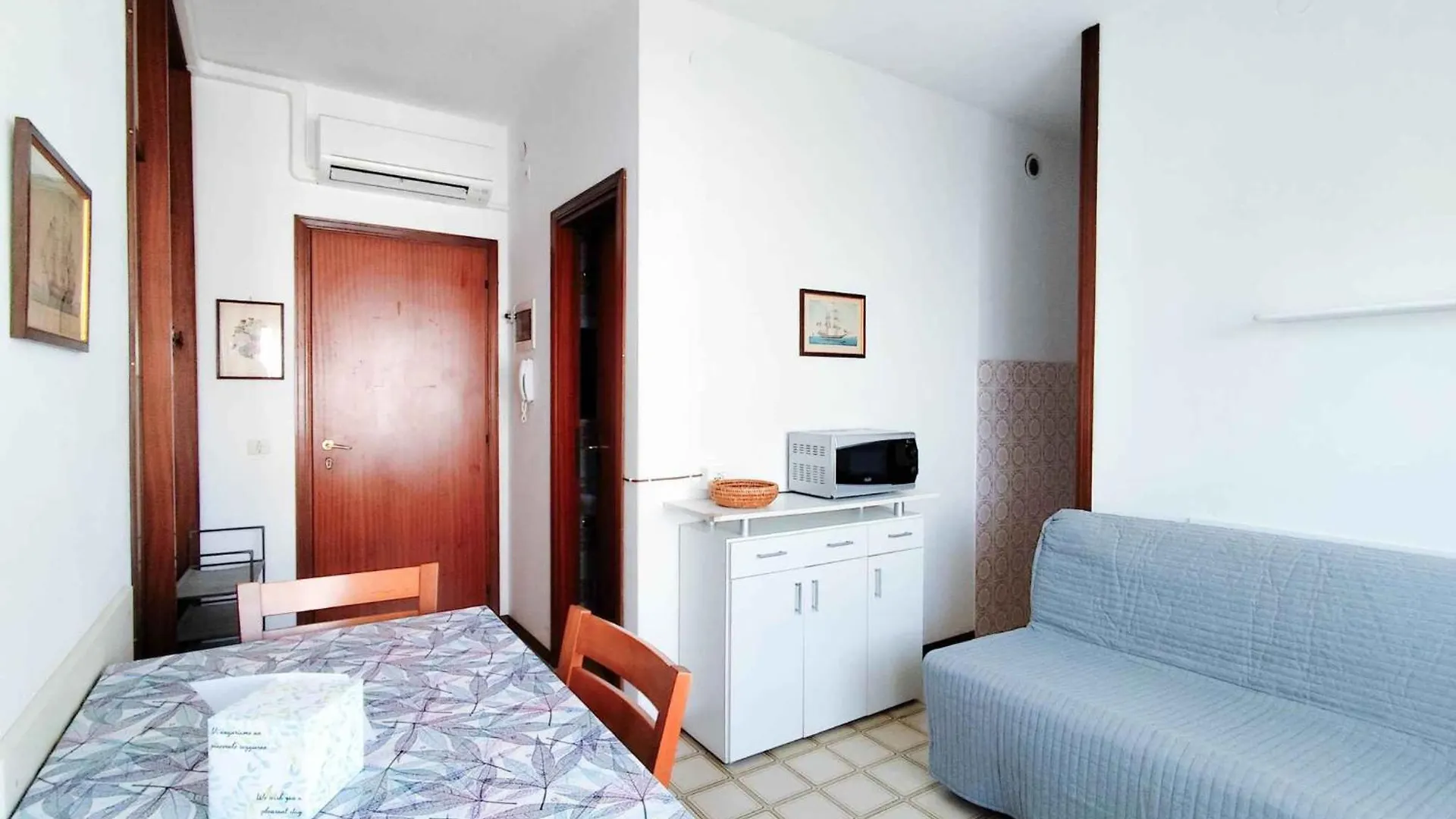 Apartment In Lido Di Jesolo 25174