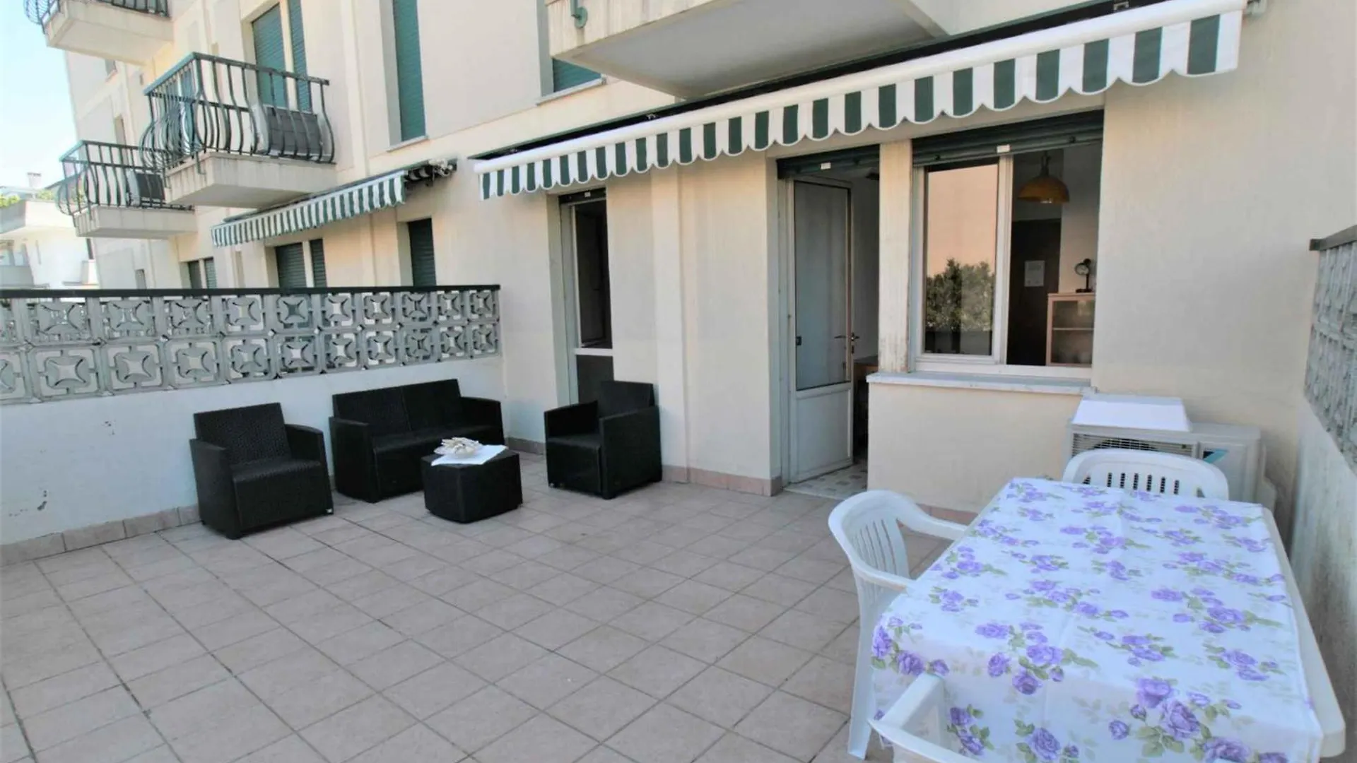 Apartment In Lido Di Jesolo 25174